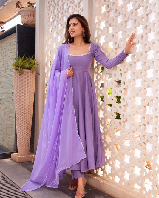 Luxuriant Georgette Lavender Color Gown